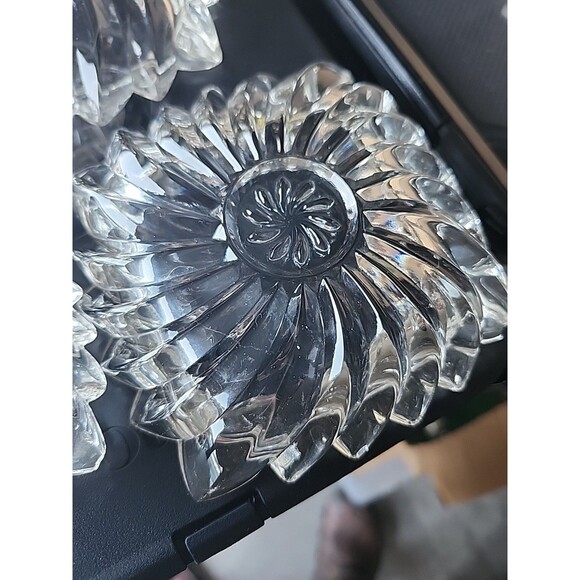 Vintage Pressed Glass Ashtrays Set of 3 Clear Round Starburst Mid-Century - Picture 6 of 7